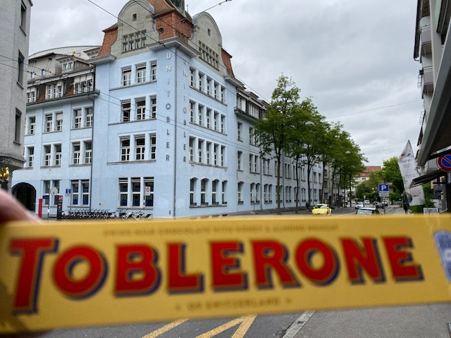 toblerone vor unitobler der ehemaligen toblerone fabrik in bern